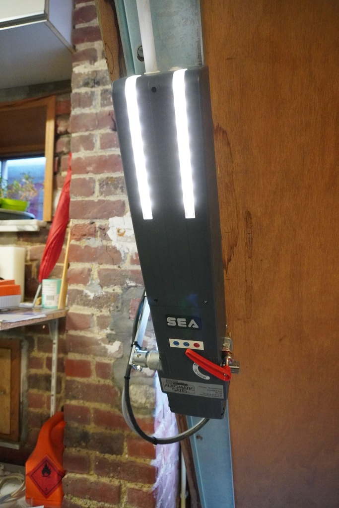 ERG 230V met sturing, toetsenbord en led licht